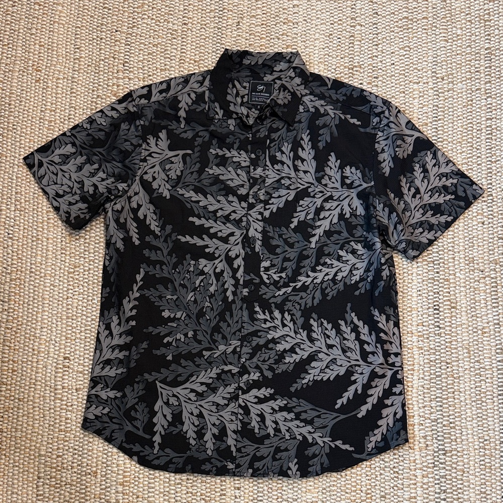 Sig Zane Pala’ā Camo Black and Gray Leaf Print Shirt